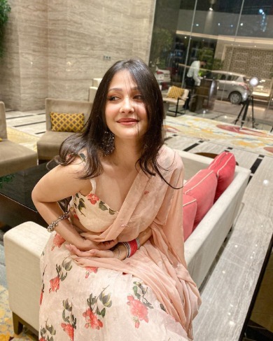 model Call Girls in Akbarpur